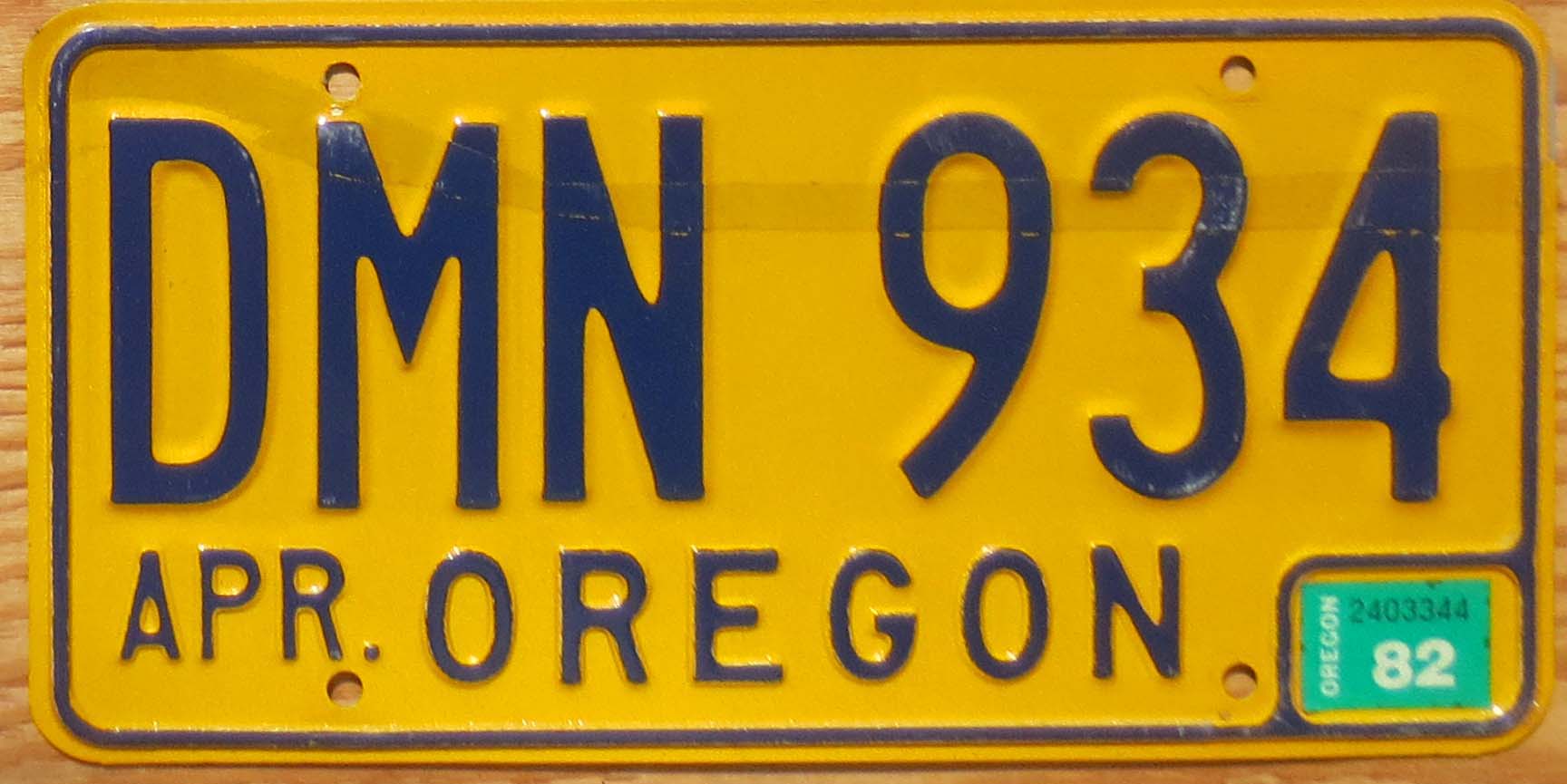 1982 Oregon exc Automobile License Plate Store Collectible License