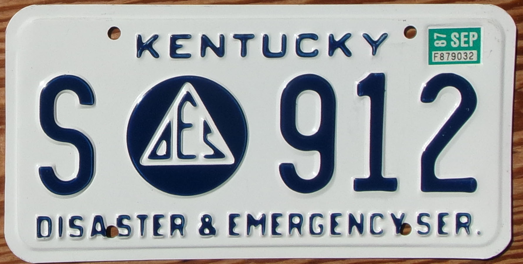 1987 Kentucky Disaster and Emergency Services mint